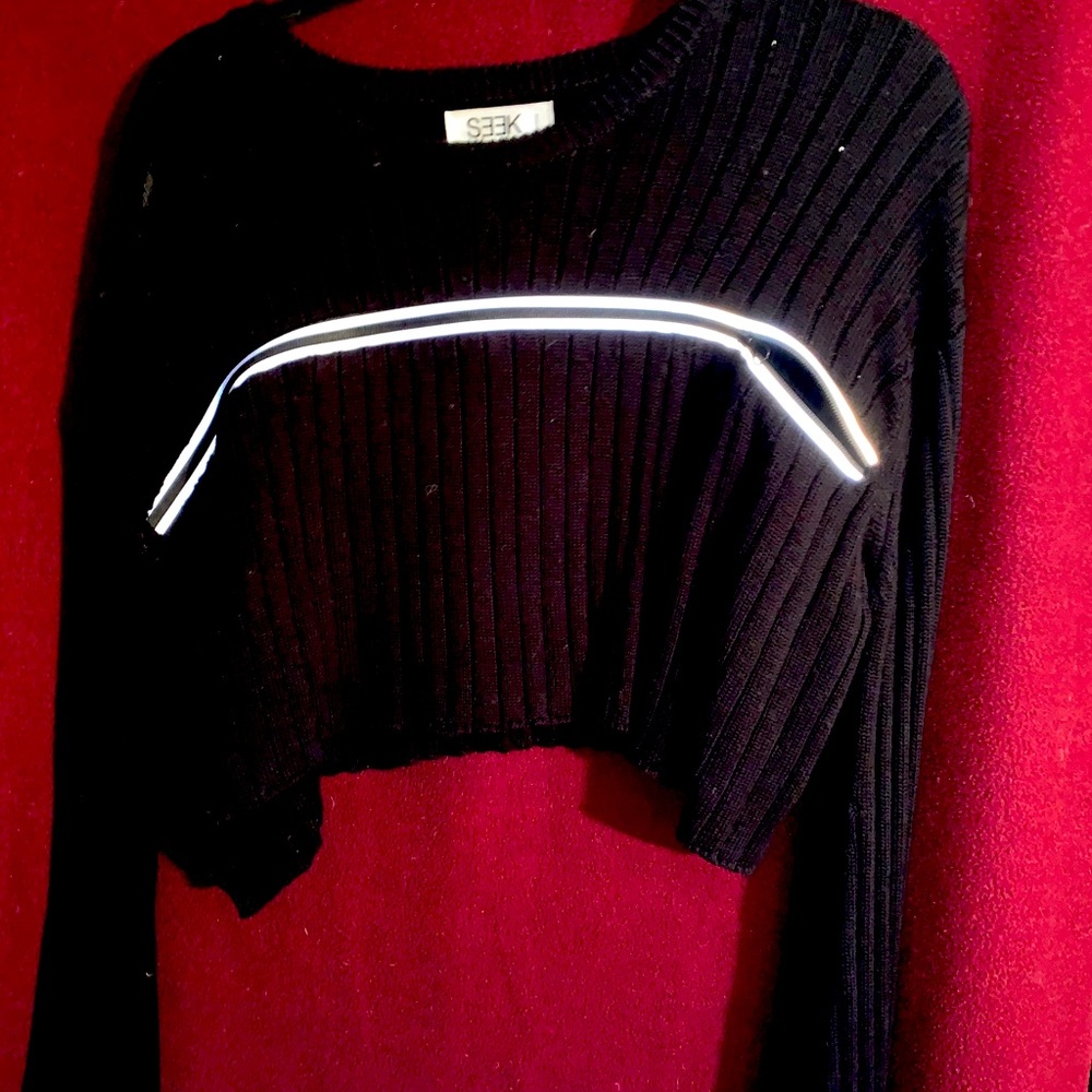 LF Seek cropped zipper sweater